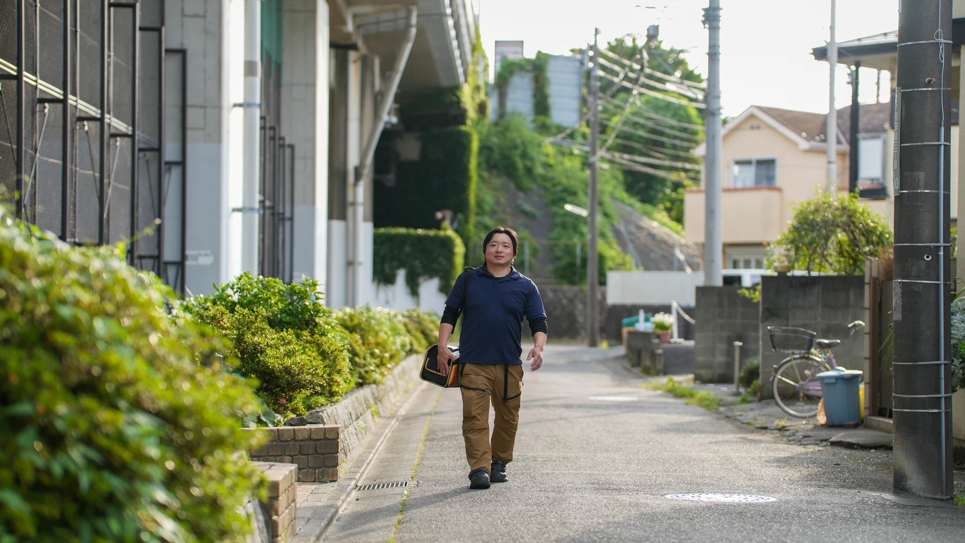 現場に向かうスタッフ